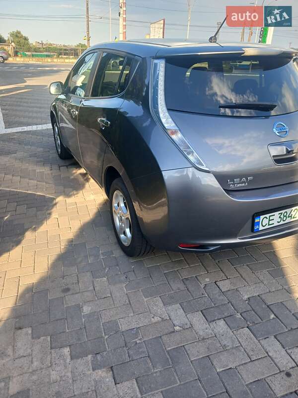 Хэтчбек Nissan Leaf 2014 в Черновцах