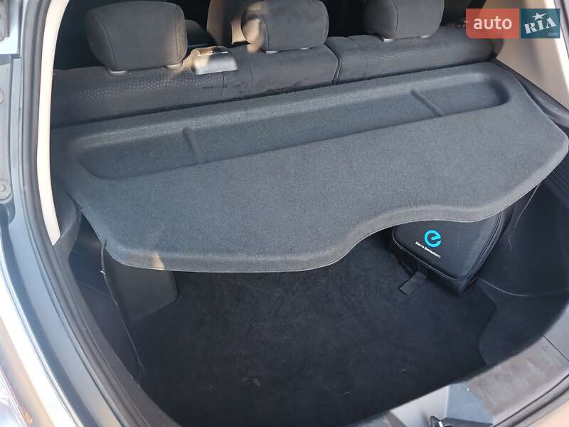 Хэтчбек Nissan Leaf 2014 в Черновцах