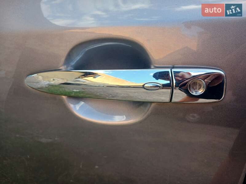 Хэтчбек Nissan Leaf 2014 в Черновцах