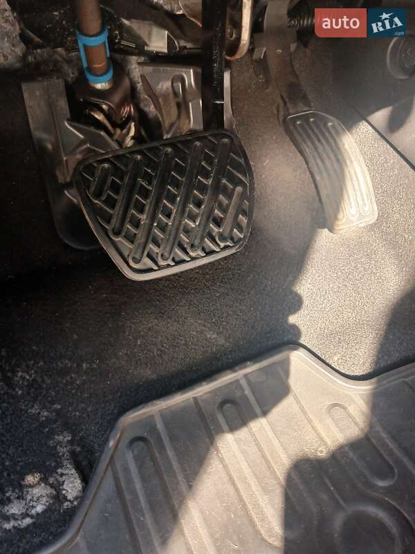 Хэтчбек Nissan Leaf 2014 в Черновцах