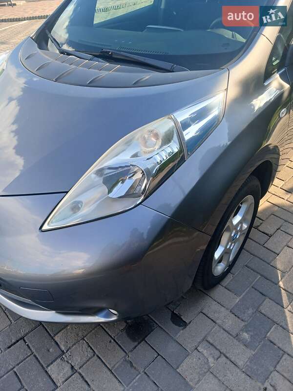 Хэтчбек Nissan Leaf 2014 в Черновцах