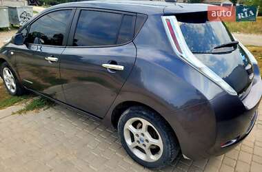 Хэтчбек Nissan Leaf 2013 в Днепре