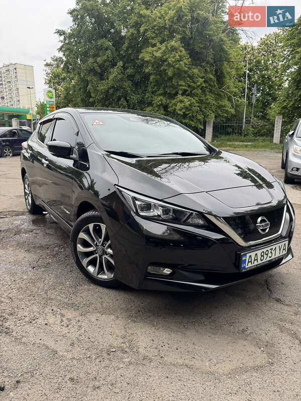 Хетчбек Nissan Leaf 2018 в Києві