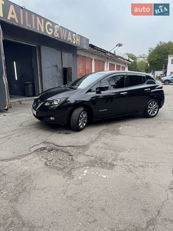 Хетчбек Nissan Leaf 2018 в Києві