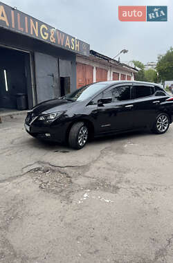 Хэтчбек Nissan Leaf 2018 в 