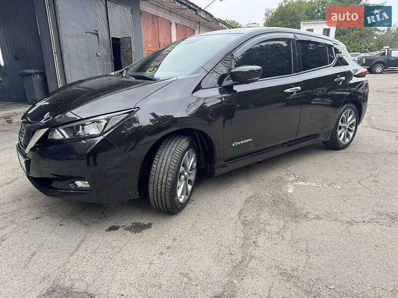 Хетчбек Nissan Leaf 2018 в Києві