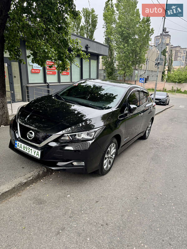 Хетчбек Nissan Leaf 2018 в Києві