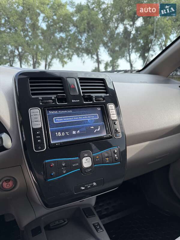 Хэтчбек Nissan Leaf 2012 в Ромнах