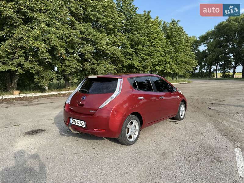 Хэтчбек Nissan Leaf 2012 в Ромнах