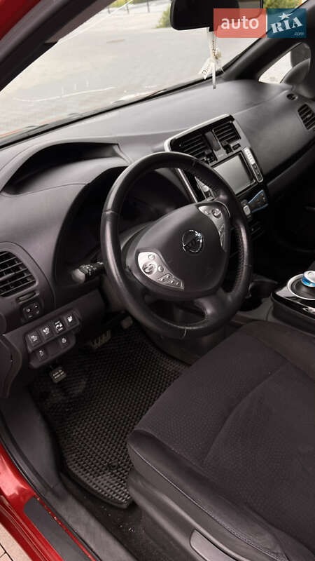 Хетчбек Nissan Leaf 2016 в Рівному
