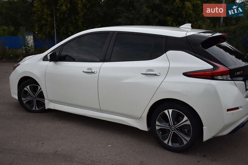 Хетчбек Nissan Leaf 2019 в Долині