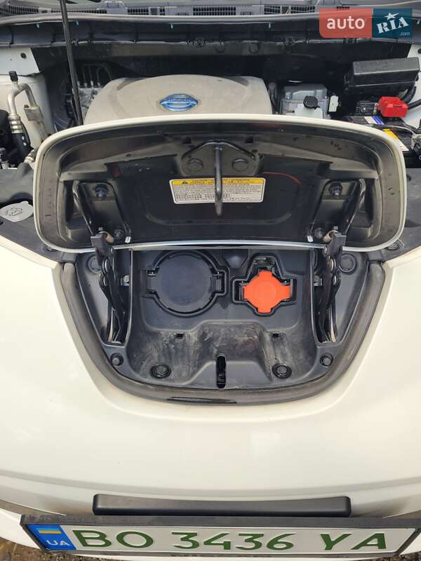 Хетчбек Nissan Leaf 2013 в Борщеві