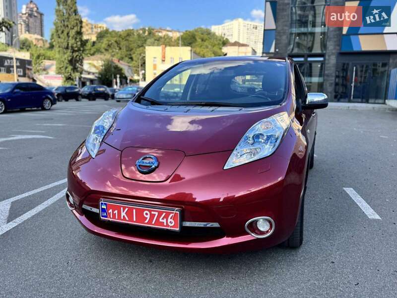 Хетчбек Nissan Leaf 2013 в Кременчуці фото Хетчбек Nissan Leaf 2013 в Кременчуці