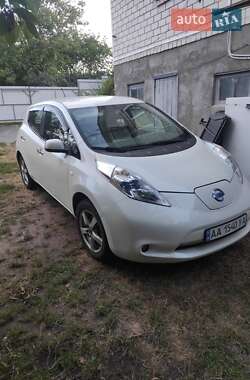 Хэтчбек Nissan Leaf 2012 в Каневе