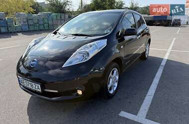 Хетчбек Nissan Leaf 2015 в Дніпрі