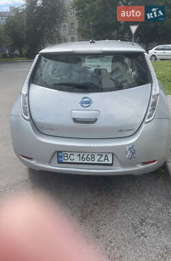 Хэтчбек Nissan Leaf 2013 в Львове