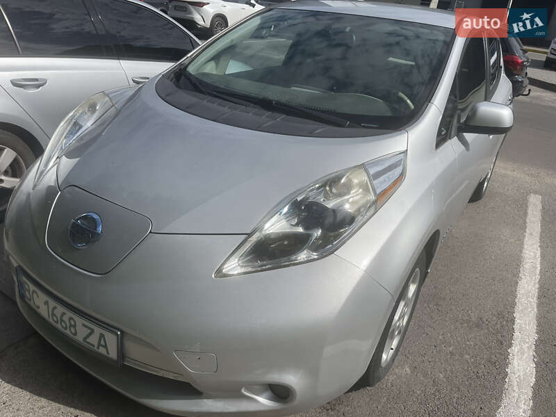 Хэтчбек Nissan Leaf 2013 в Львове