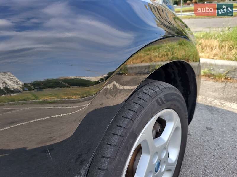 Хэтчбек Nissan Leaf 2014 в Киеве фото 27 Хэтчбек Nissan Leaf 2014 в Киеве