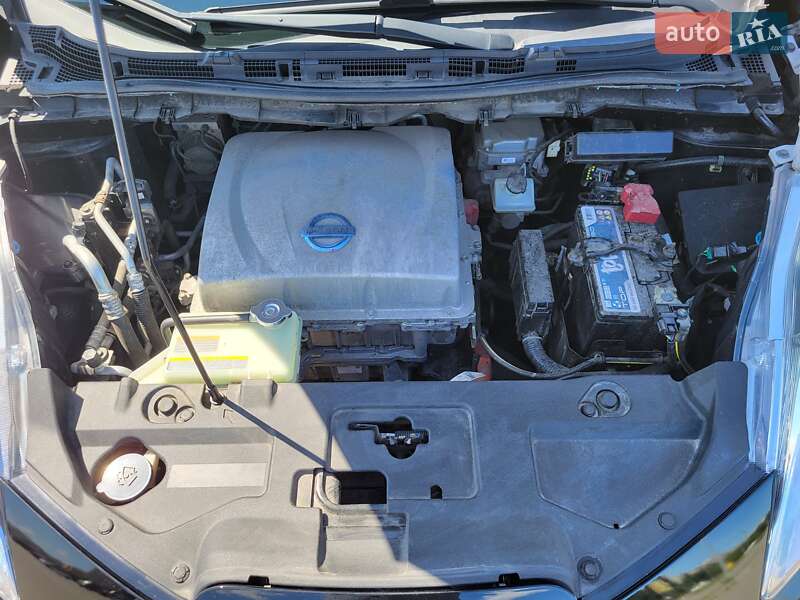 Хэтчбек Nissan Leaf 2014 в Киеве фото 86 Хэтчбек Nissan Leaf 2014 в Киеве
