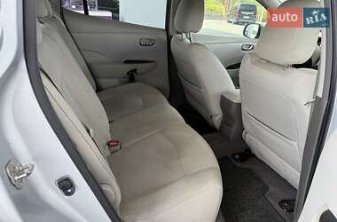 Хэтчбек Nissan Leaf 2012 в 