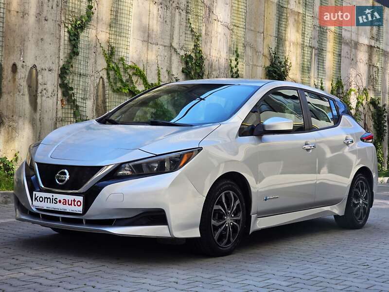 Хэтчбек Nissan Leaf 2018 в Хмельницком