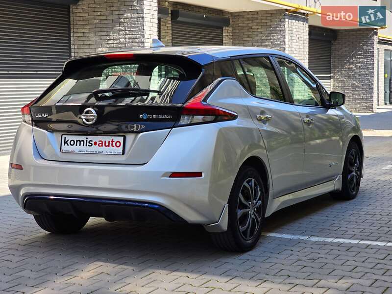 Хэтчбек Nissan Leaf 2018 в Хмельницком
