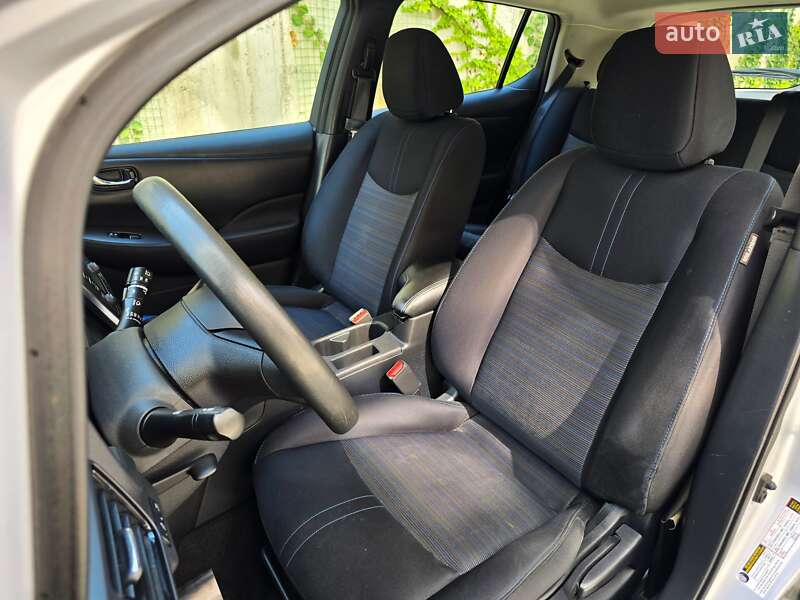 Хэтчбек Nissan Leaf 2018 в Хмельницком