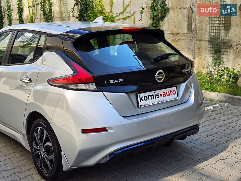 Хэтчбек Nissan Leaf 2018 в Хмельницком