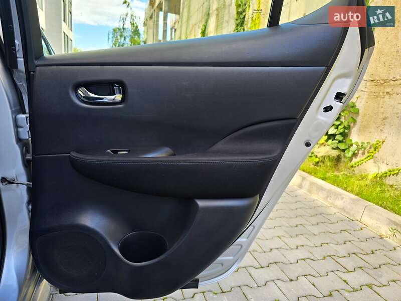 Хэтчбек Nissan Leaf 2018 в Хмельницком