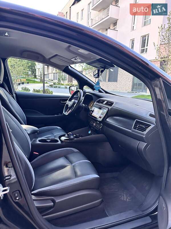 Хэтчбек Nissan Leaf 2019 в Могилев-Подольске