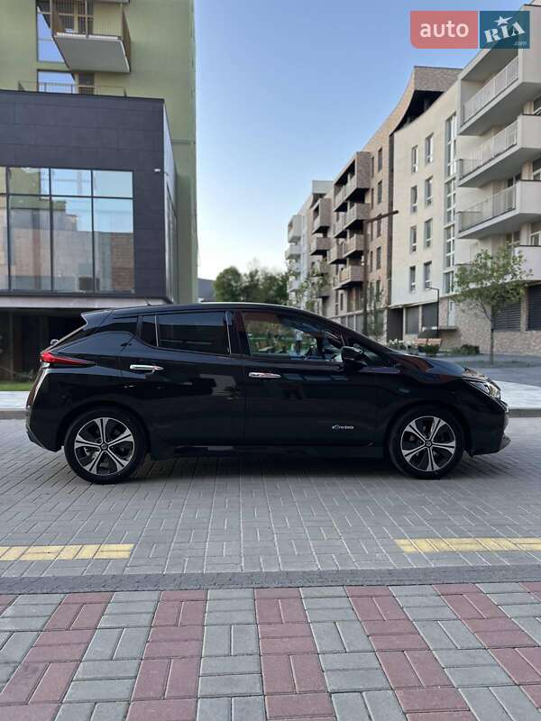 Хэтчбек Nissan Leaf 2019 в Могилев-Подольске