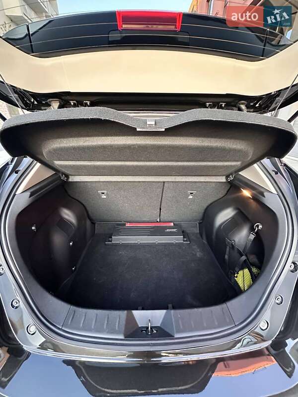 Хэтчбек Nissan Leaf 2019 в Могилев-Подольске