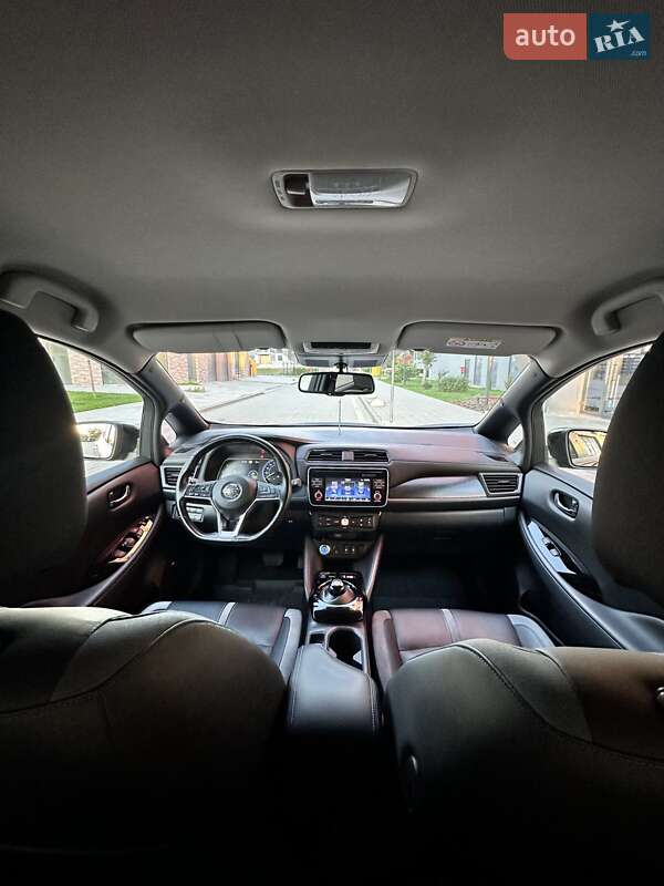 Хэтчбек Nissan Leaf 2019 в Могилев-Подольске