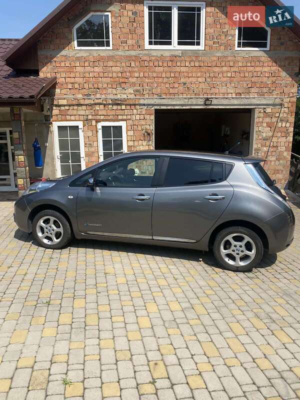 Хетчбек Nissan Leaf 2013 в Кіцмані