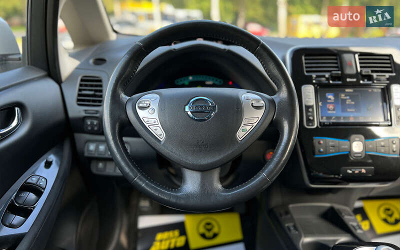 Хэтчбек Nissan Leaf 2016 в Львове