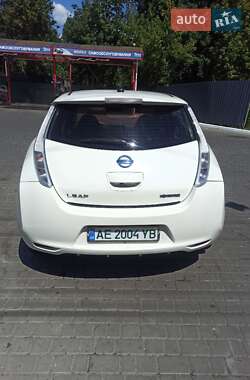 Хэтчбек Nissan Leaf 2012 в Днепре