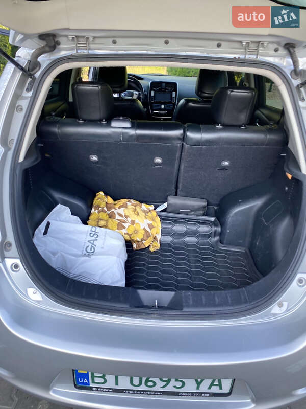 Хэтчбек Nissan Leaf 2014 в Кременчуге