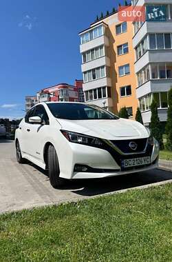 Хэтчбек Nissan Leaf 2018 в Новояворовске