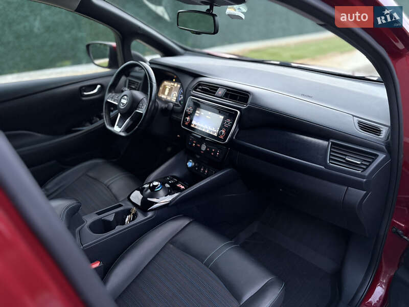 Хэтчбек Nissan Leaf 2019 в Луцке фото 32 Хэтчбек Nissan Leaf 2019 в Луцке