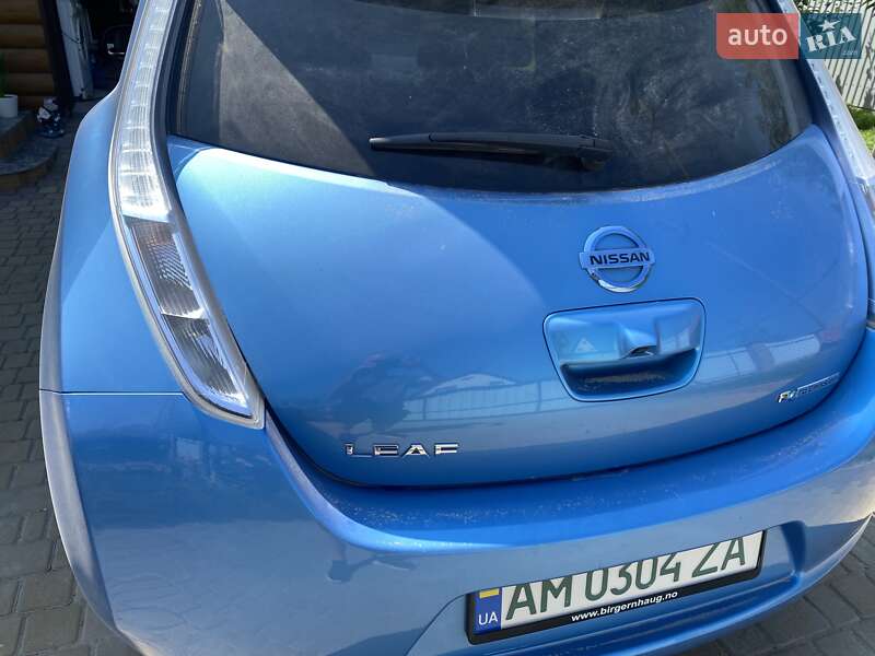 Хэтчбек Nissan Leaf 2012 в Баре