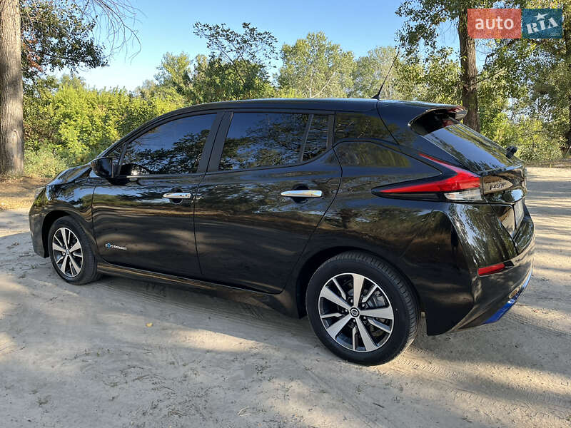 Хэтчбек Nissan Leaf 2018 в Кобеляках