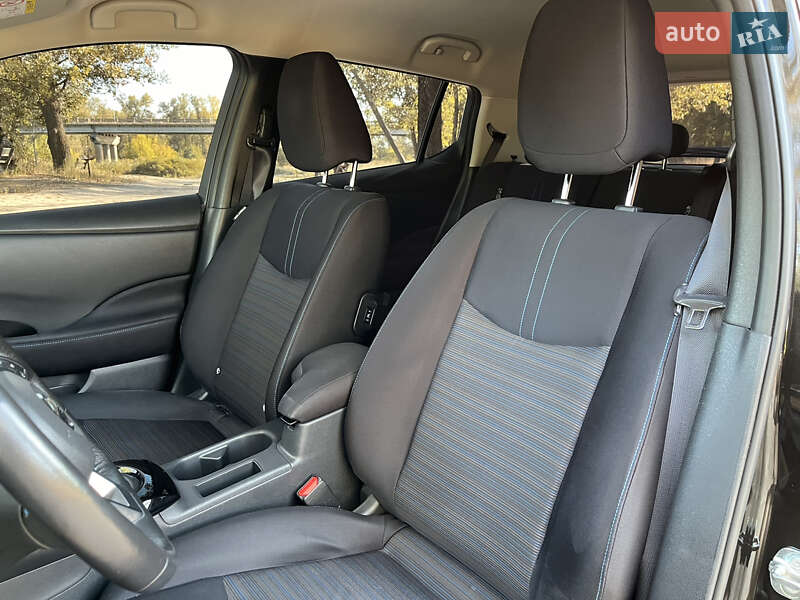 Хэтчбек Nissan Leaf 2018 в Кобеляках