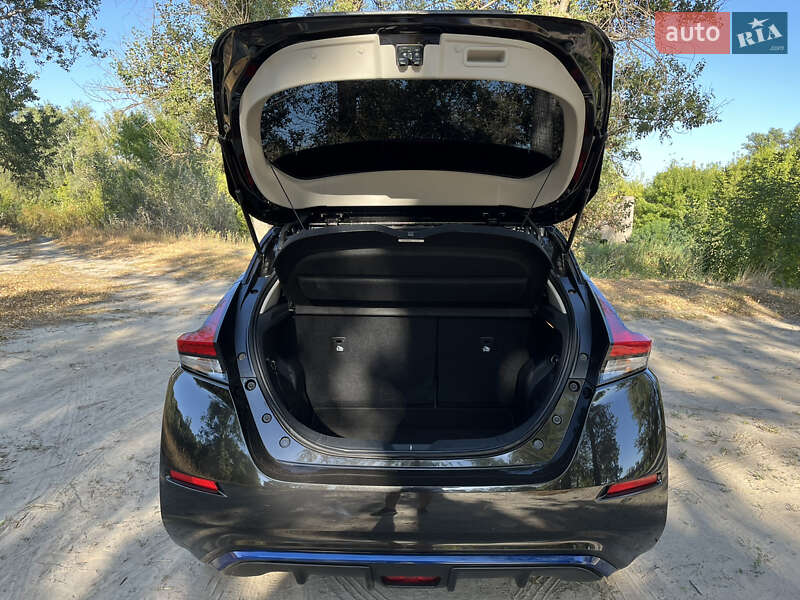 Хэтчбек Nissan Leaf 2018 в Кобеляках