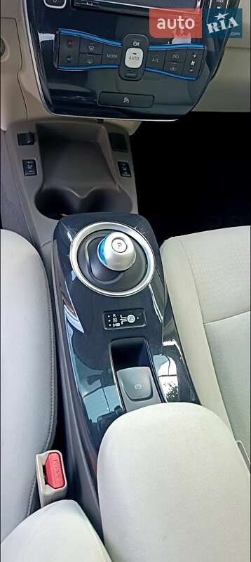 Хэтчбек Nissan Leaf 2012 в Одессе
