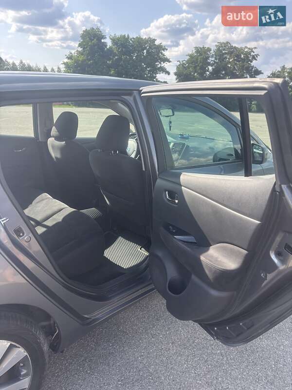 Хэтчбек Nissan Leaf 2014 в Белогородке