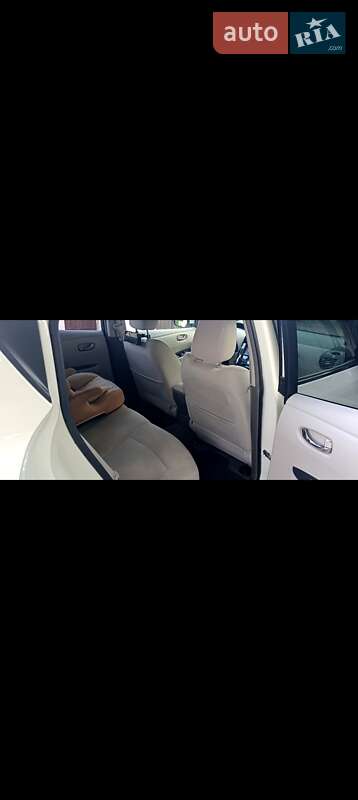 Хэтчбек Nissan Leaf 2012 в Одессе