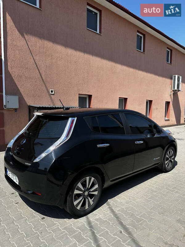 Хэтчбек Nissan Leaf 2015 в Черновцах