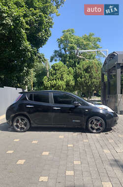 Хетчбек Nissan Leaf 2014 в Ужгороді