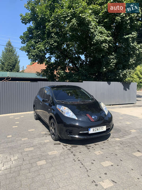 Хэтчбек Nissan Leaf 2014 в Ужгороде