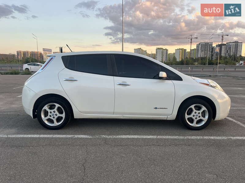 Хэтчбек Nissan Leaf 2013 в Киеве фото 3 Хэтчбек Nissan Leaf 2013 в Киеве